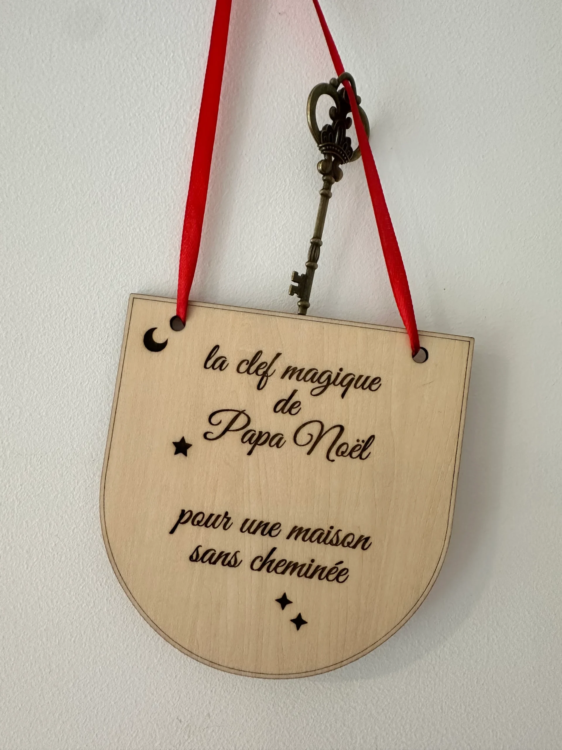 ✨ La clé magique du Père Noël – Décoration en bois personnalisée – Image 4
